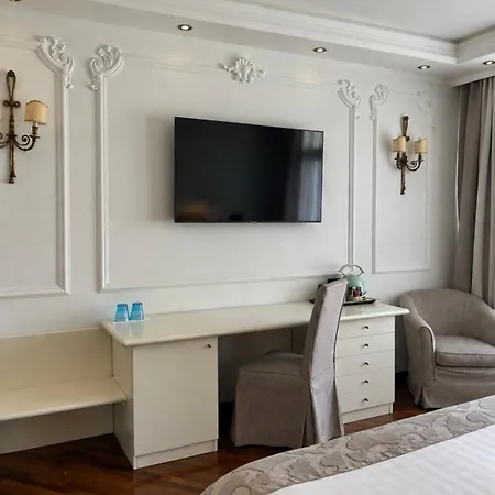 Отель Relais I Due Roccoli 4*