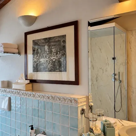 Отель Relais I Due Roccoli